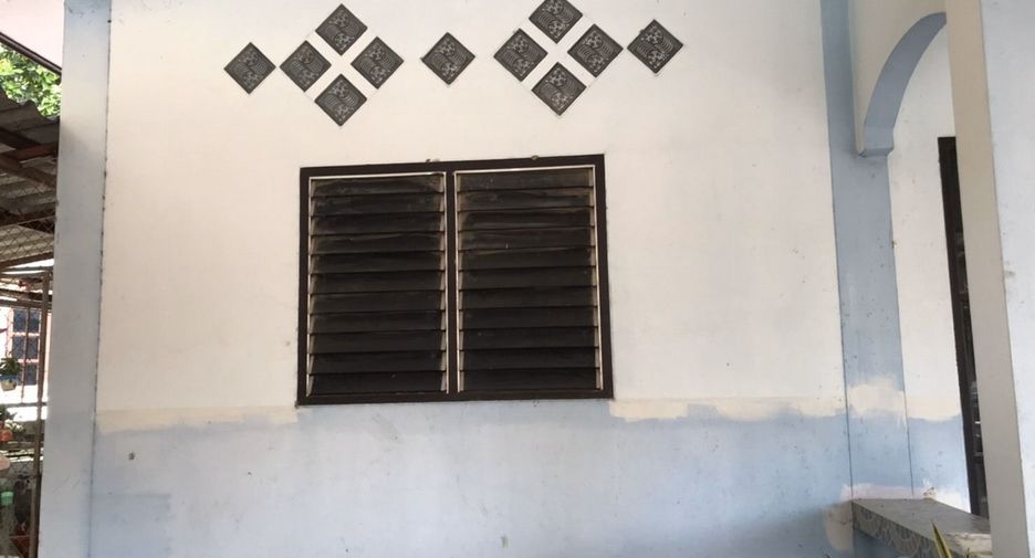 For sale 4 bedrooms house in Mueang Nakhon Phanom, Nakhon Phanom