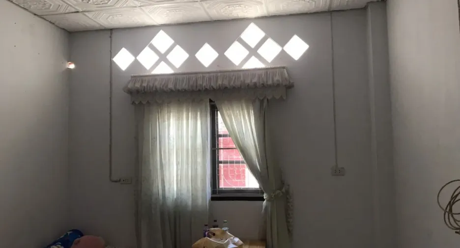 For sale 4 bedrooms house in Mueang Nakhon Phanom, Nakhon Phanom