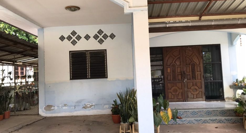 For sale 4 bedrooms house in Mueang Nakhon Phanom, Nakhon Phanom