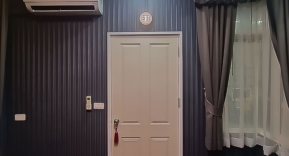 For sale 4 bedrooms townhouse in Mueang Samut Sakhon, Samut Sakhon