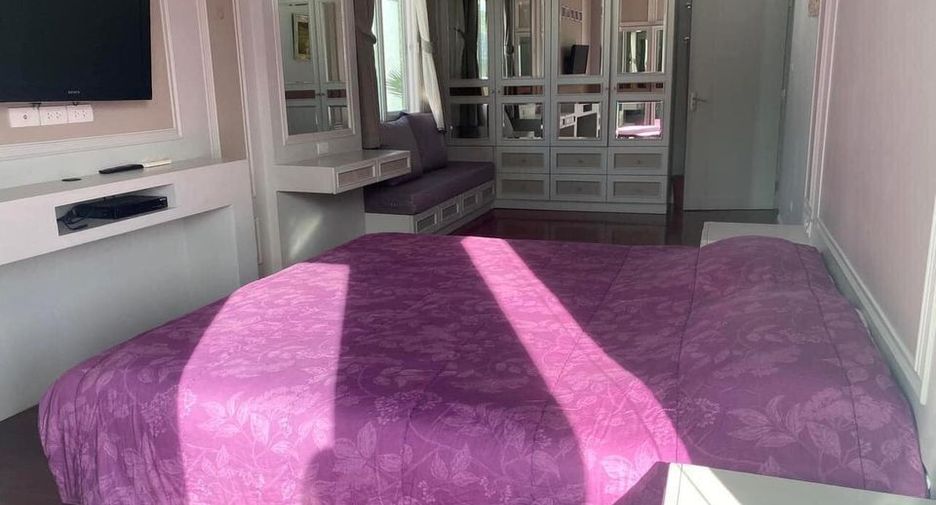 For rent 4 bedrooms house in Mueang Phuket, Phuket