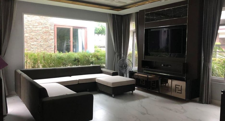 For rent 4 bedrooms house in Mueang Phuket, Phuket