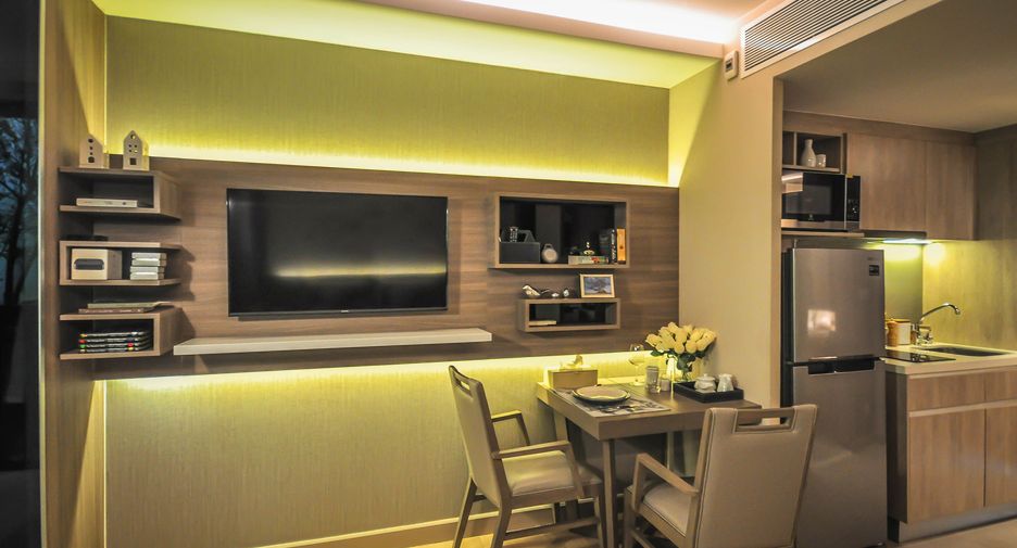 For sale 1 bed condo in Khlong Toei, Bangkok