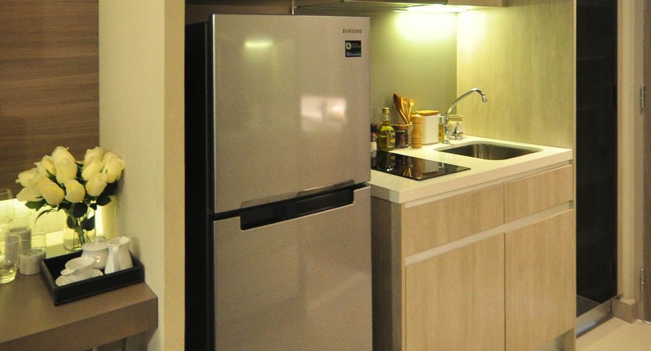 For sale 1 bed condo in Khlong Toei, Bangkok