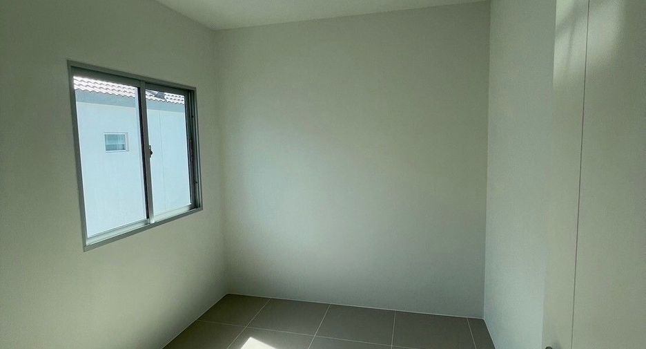For rent 3 ベッドルーム townhouse in Mueang Chon Buri, Chonburi