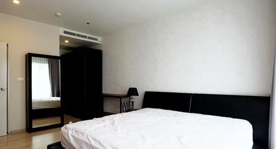 For sale 1 bed condo in Watthana, Bangkok