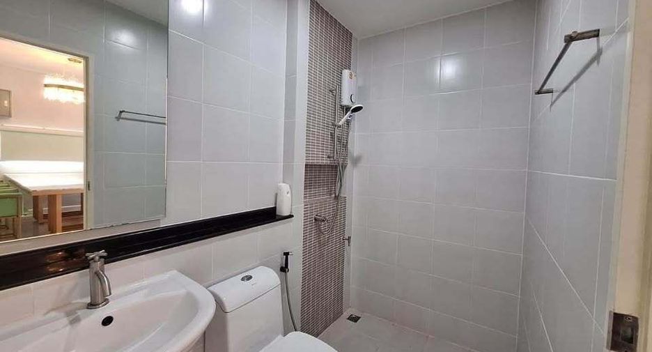 For rent 3 bedrooms townhouse in Mueang Phuket, Phuket