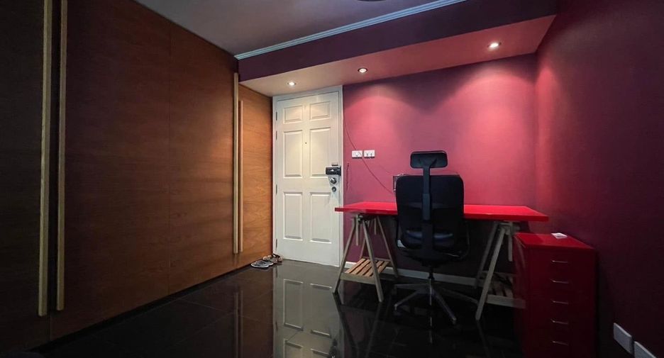 Wohnung zum Kauf mit Studio in Thon Buri, Bangkok