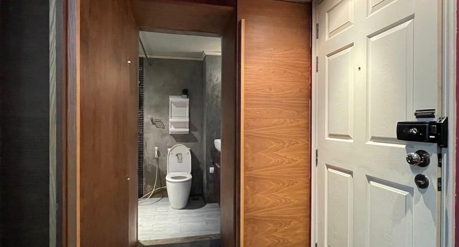 For sale studio condo in Thon Buri, Bangkok