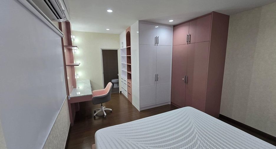 Villa zum Kauf mit 5 Zimmer in Saphan Sung, Bangkok