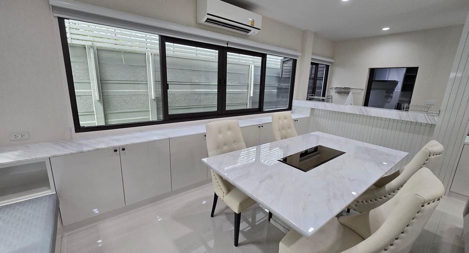 Villa zum Kauf mit 5 Zimmer in Saphan Sung, Bangkok