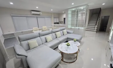 Villa en venta de 5 habitaciones en Saphan Sung, Bangkok