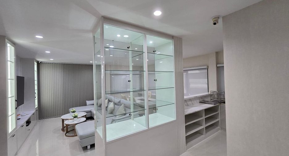 Villa zum Kauf mit 5 Zimmer in Saphan Sung, Bangkok