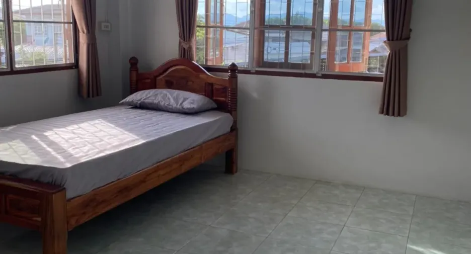 出租 3 卧室 独立屋 在 Mueang Phrae, Phrae
