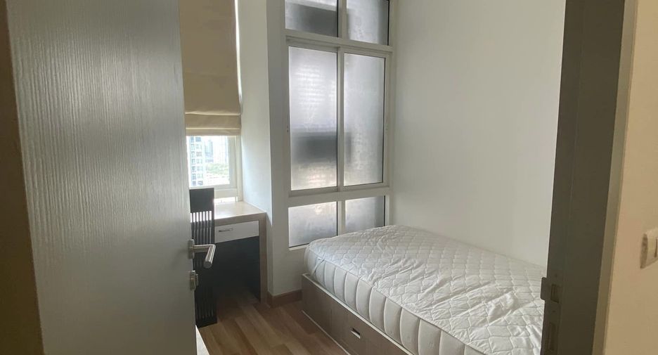 For sale 2 bedrooms condo in Phra Khanong, Bangkok