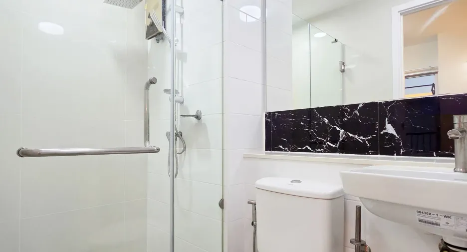 For sale 1 bed condo in Bang Kapi, Bangkok