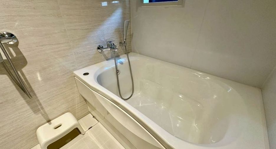 For sale 2 bedrooms condo in Watthana, Bangkok
