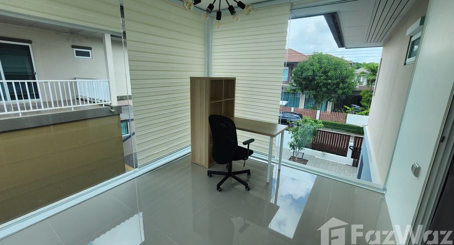 Haus zur Miete mit 4 Zimmer in Mueang Phuket, Phuket