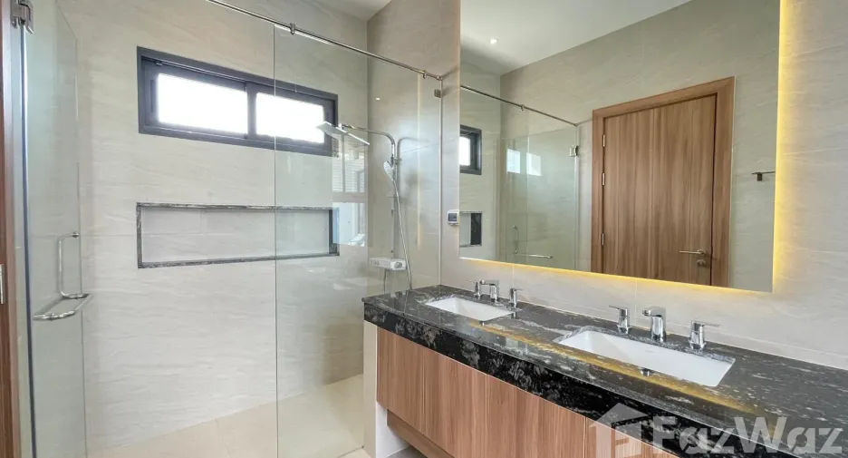 For rent 3 bedrooms villa in Mueang Phuket, Phuket