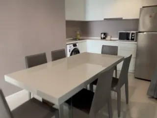 À vendre 2 chambres condo à Yan Nawa, Bangkok