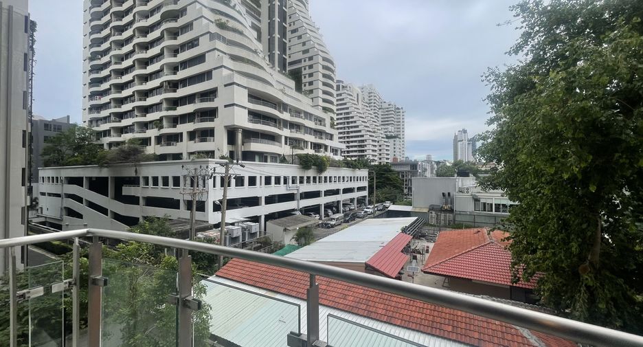 For sale 2 bedrooms condo in Watthana, Bangkok