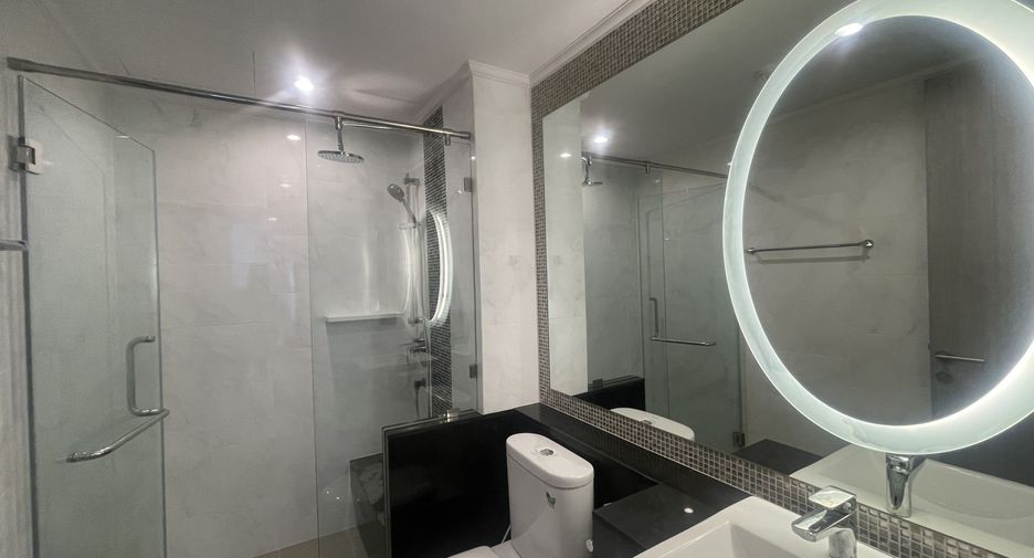 For sale 2 bedrooms condo in Watthana, Bangkok