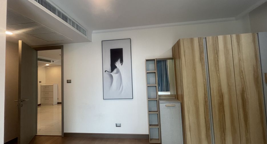 For sale 2 bedrooms condo in Watthana, Bangkok