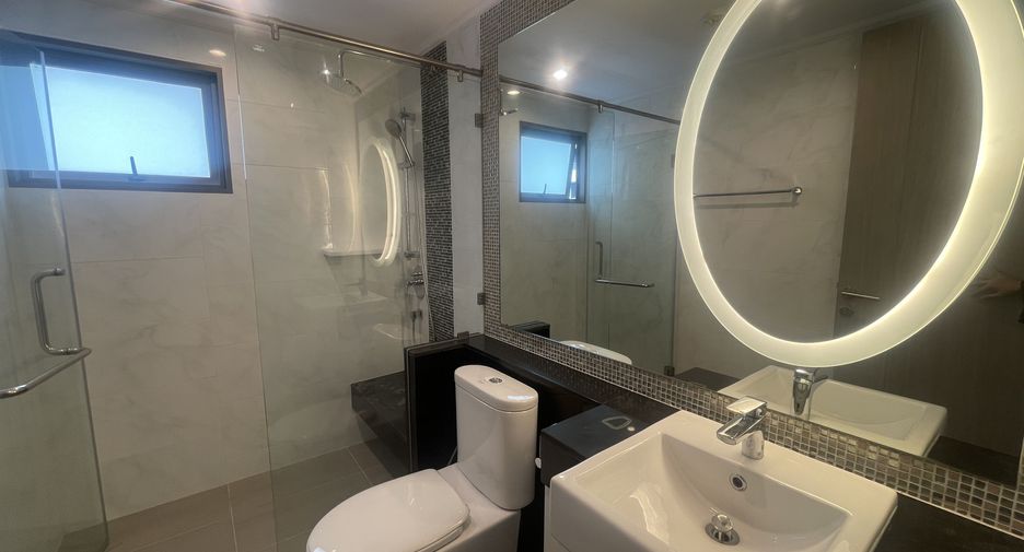 For sale 2 bedrooms condo in Watthana, Bangkok