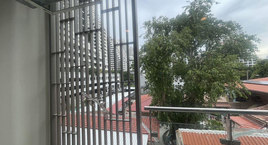 For sale 2 bedrooms condo in Watthana, Bangkok