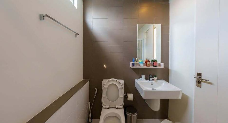 For sale 2 bedrooms condo in Thon Buri, Bangkok