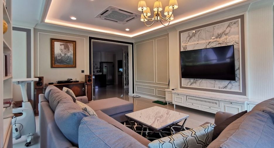 À vendre 5 chambres maison à Bang Kapi, Bangkok