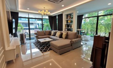 For sale 5 bedrooms house in Bang Kapi, Bangkok