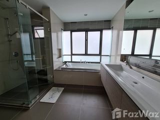 For sale 5 bedrooms house in Bang Kapi, Bangkok