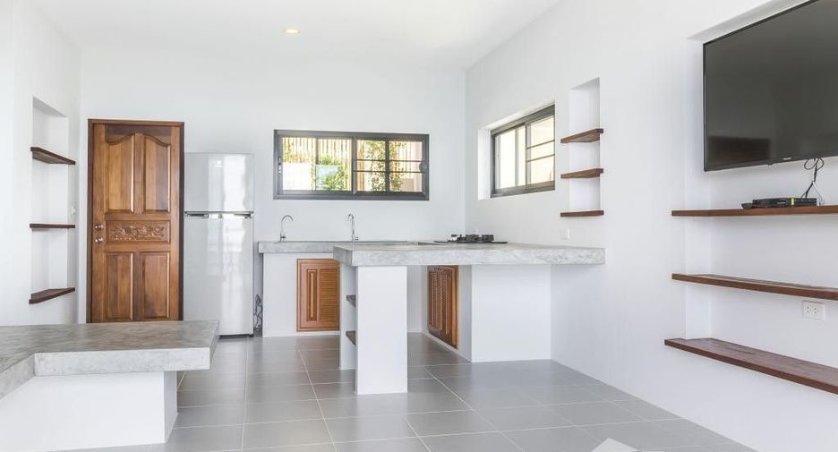 For sale 4 bedrooms apartment in Ko Pha-ngan, Surat Thani
