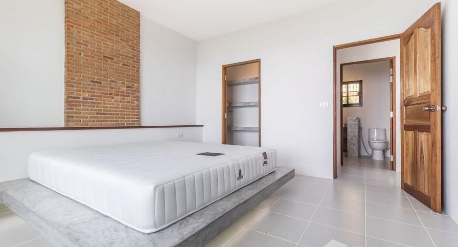 For sale 4 bedrooms apartment in Ko Pha-ngan, Surat Thani