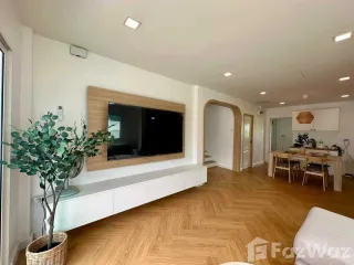 For sale 4 bedrooms house in Khlong Sam Wa, Bangkok