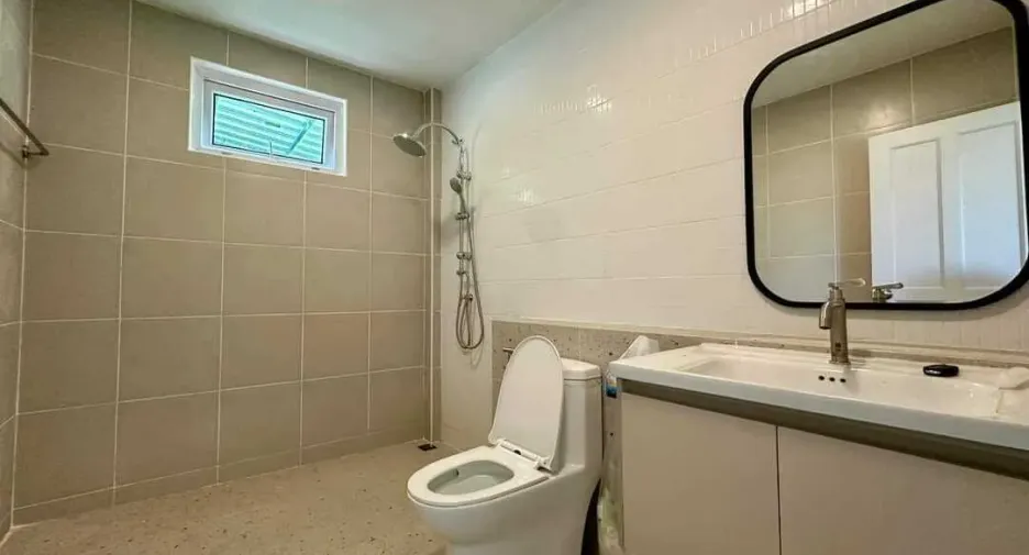 For sale 4 bedrooms house in Khlong Sam Wa, Bangkok
