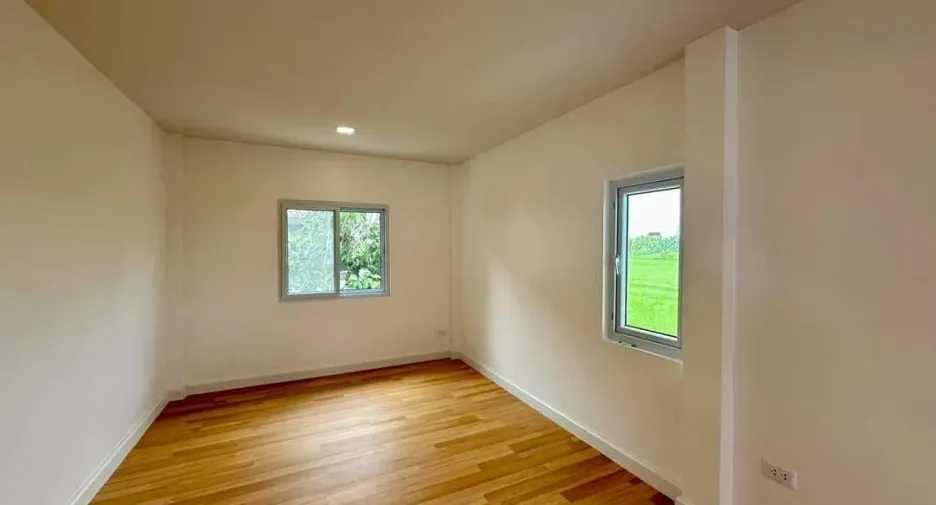 For sale 4 bedrooms house in Khlong Sam Wa, Bangkok