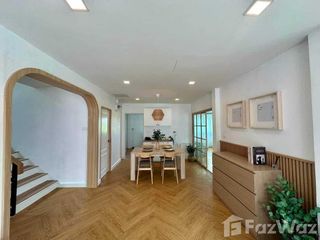 For sale 4 bedrooms house in Khlong Sam Wa, Bangkok