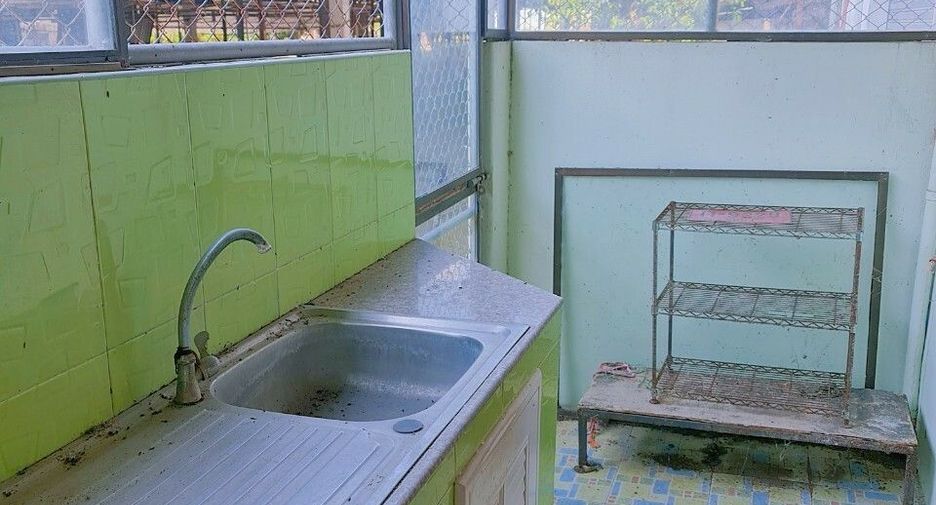 For sale and for rent 1 bed townhouse in Chai Buri, Surat Thani