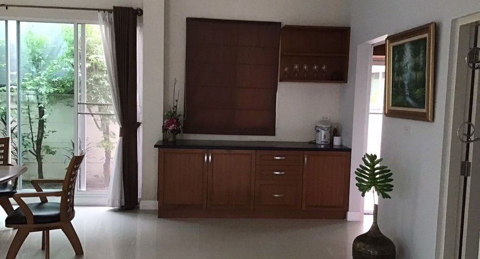 Casa en alquiler de 3 habitaciones en Bang Kruai, Nonthaburi