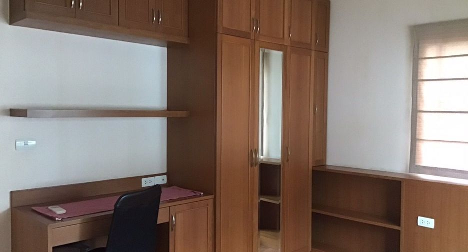 Casa en alquiler de 3 habitaciones en Bang Kruai, Nonthaburi