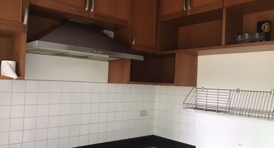 Casa en alquiler de 3 habitaciones en Bang Kruai, Nonthaburi
