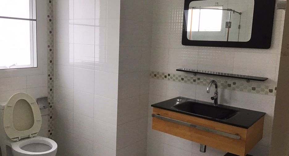 Casa en alquiler de 3 habitaciones en Bang Kruai, Nonthaburi
