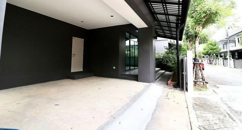 For sale 3 bedrooms house in Bang Phli, Samut Prakan