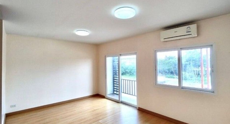 For sale 4 bedrooms townhouse in Mueang Udon Thani, Udon Thani