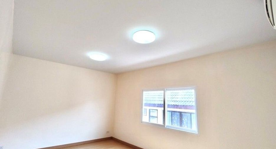 For sale 4 bedrooms townhouse in Mueang Udon Thani, Udon Thani