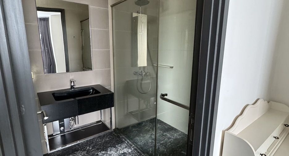 À vendre 1 chambre condo à Khlong Toei, Bangkok