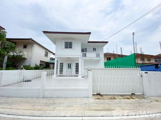 Casa en venta de 4 habitaciones en Krathum Baen, Samut Sakhon