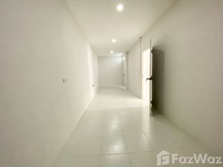 Casa en venta de 4 habitaciones en Krathum Baen, Samut Sakhon